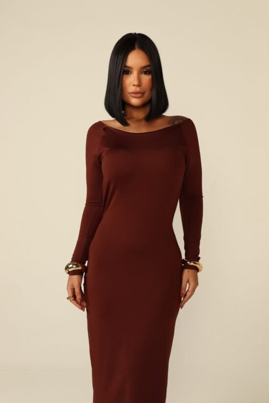 Morena Brazil - Vestido Longo e Costas Nua Bia