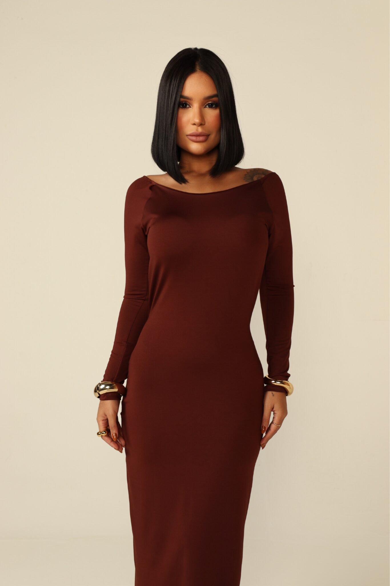 Morena Brazil - Vestido Longo e Costas Nua Bia