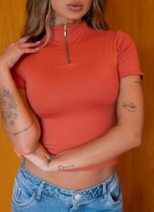 Cropped com Zíper Gola Alta Manga Curta Tiffany
