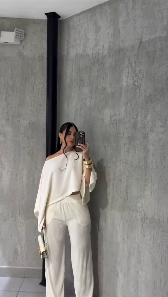 Conjunto Feminino Pantalona com Blusa Elegante