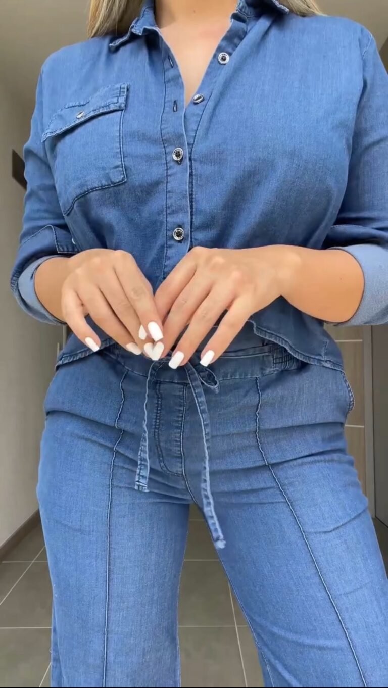 Conjunto Jeans Calça e Jaquetinha