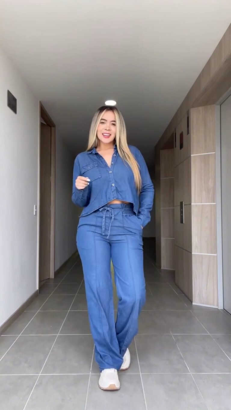 Conjunto Jeans Calça e Jaquetinha