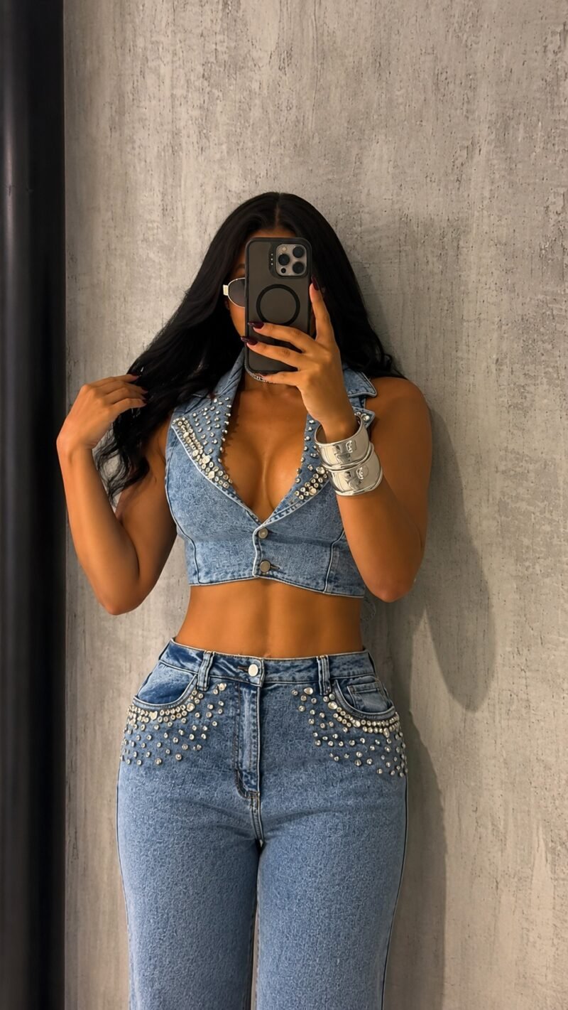 Conjunto Jeans Calça + Cropped com Pedrarias