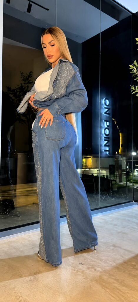 Conjunto Jeans Shine Cristais – Camisa Oversized e Calça Wide Leg