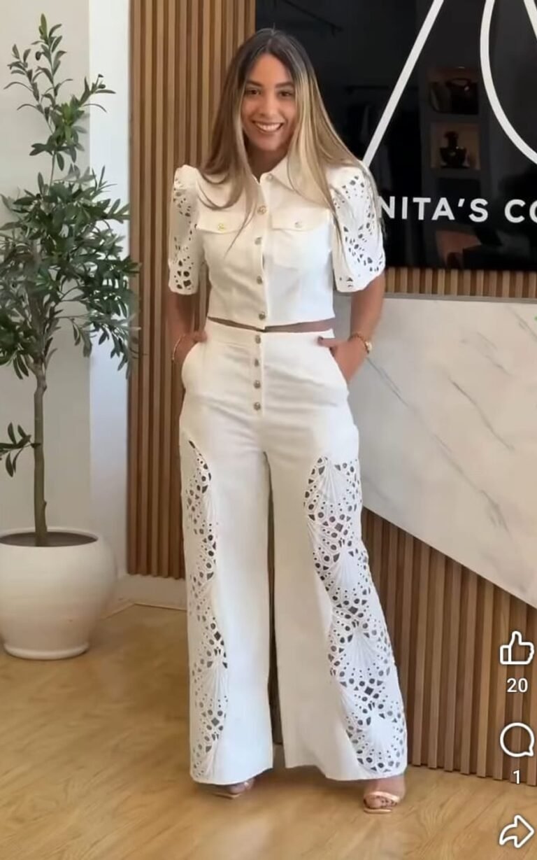 Conjunto Laise - Camisa Cropped e Calça Pantalona