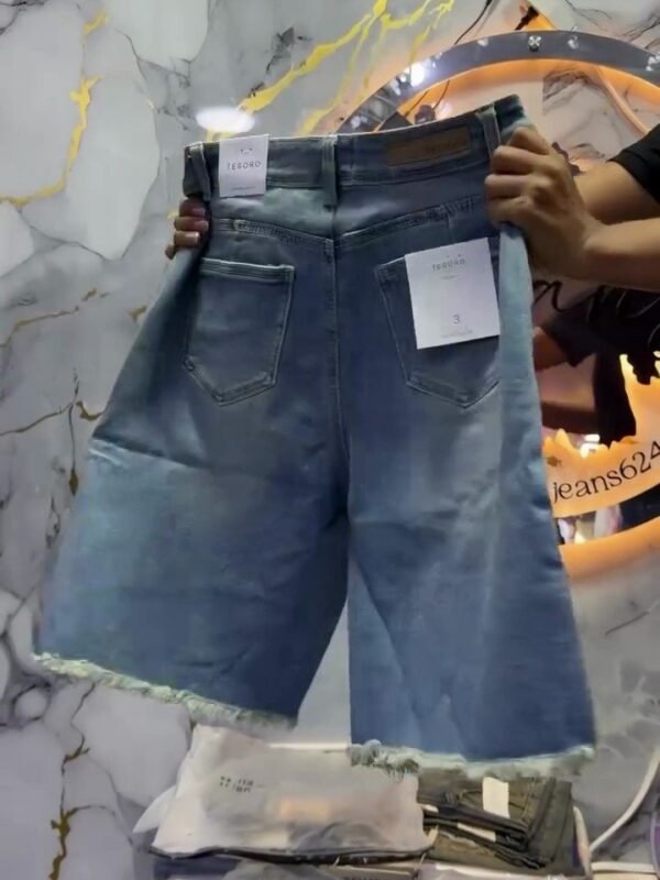 Bermuda Jeans Cravejada de Cristais (G)