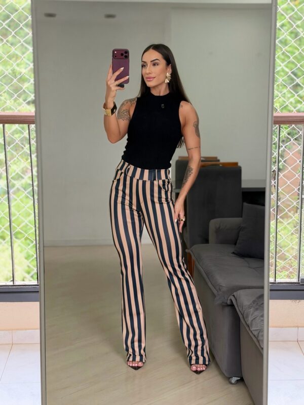 Calça Flare Listrada