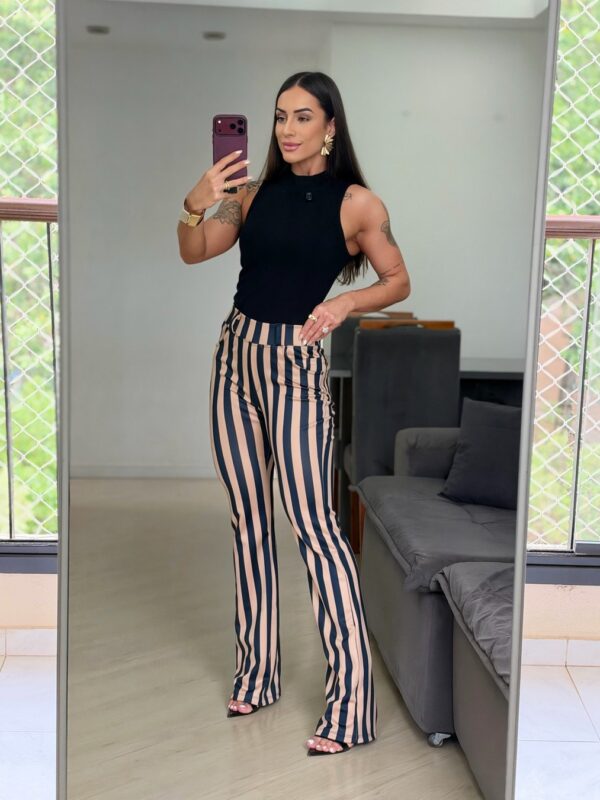 Calça Flare Listrada