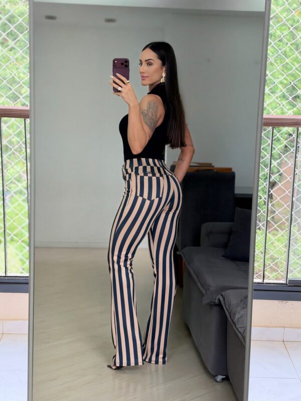 Calça Flare Listrada