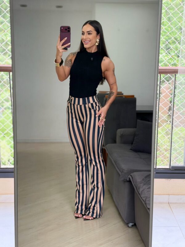 Calça Flare Listrada