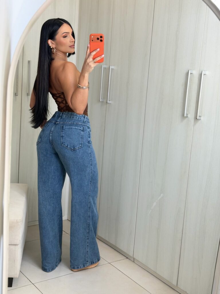 Calça Wide Leg Jeans Médio Reta