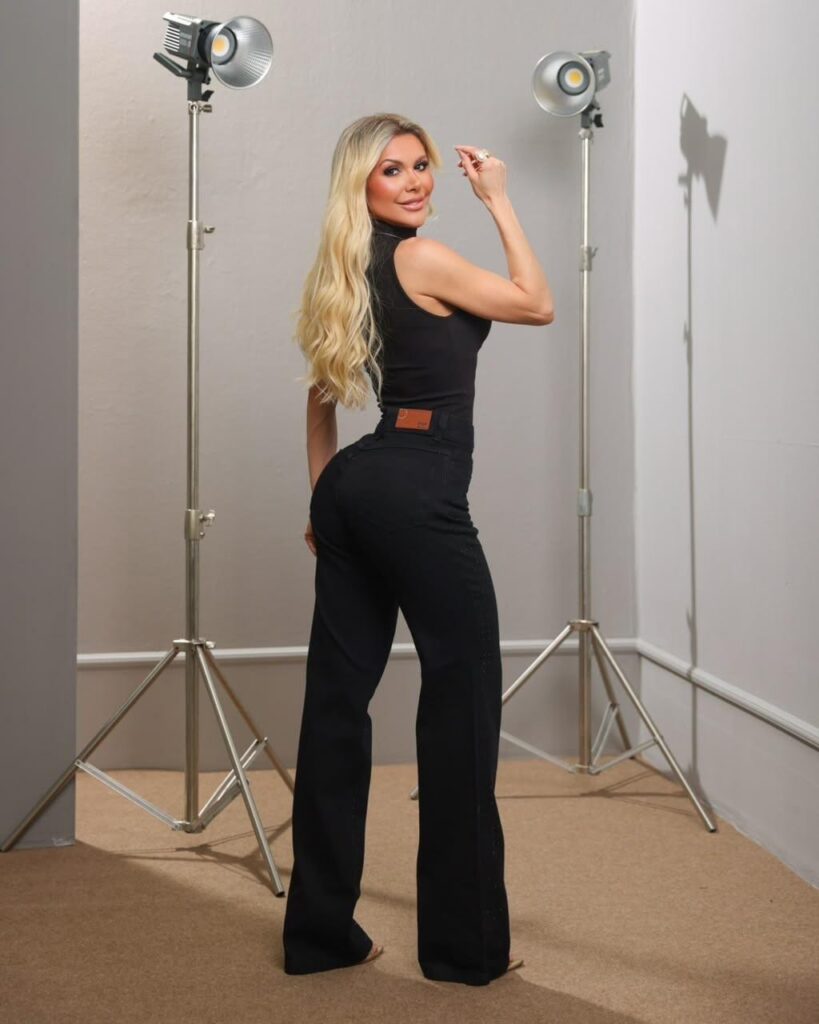 Calça Wide Leg Preta com Brilho
