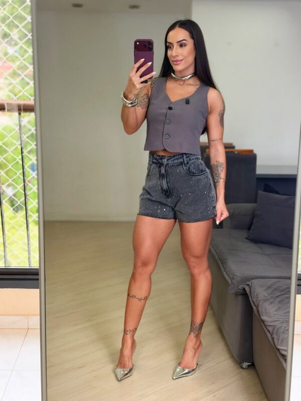 Conjunto Colete e Short Jeans Cinza