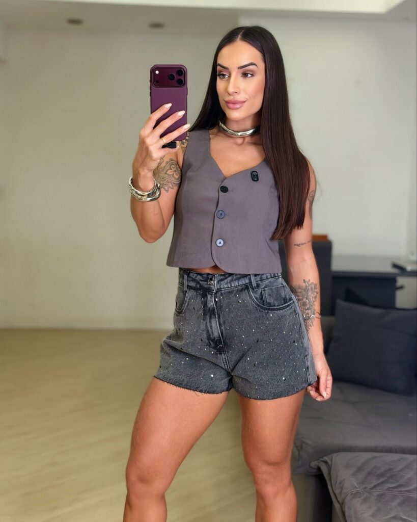 Conjunto Colete e Short Jeans Cinza