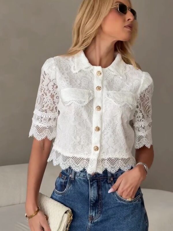 Blusa Branca Gola Delicada