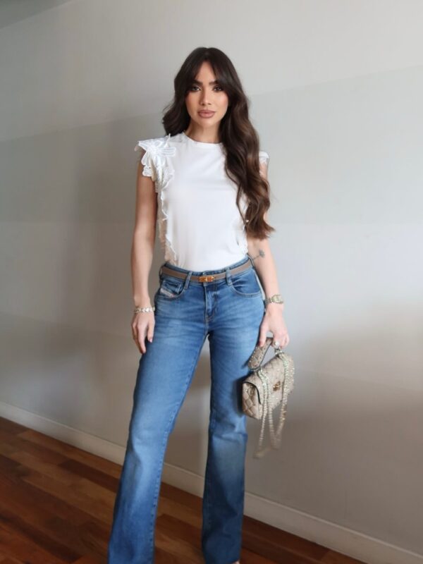 Blusa Branca Babado Ombro