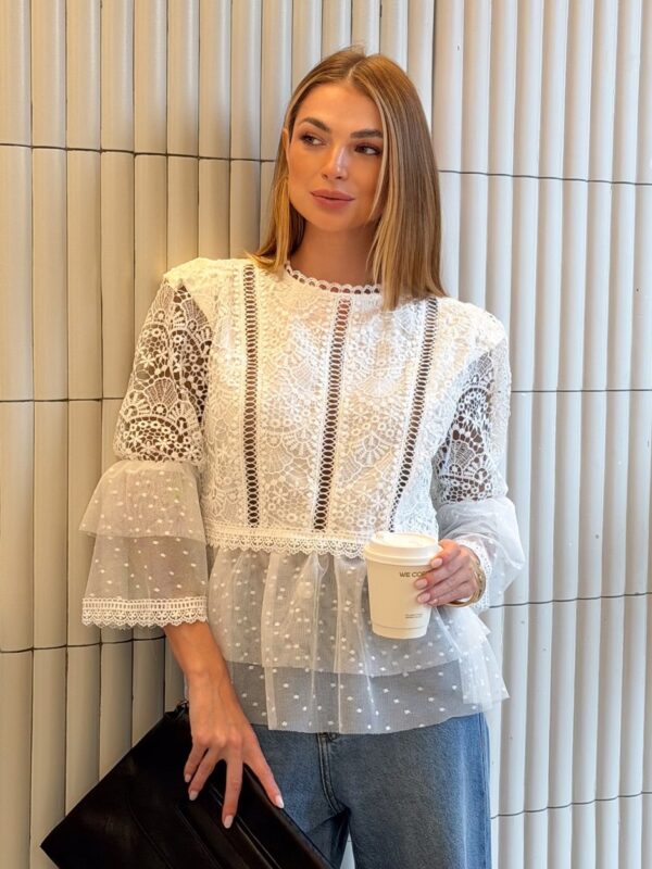 Blusa Guipir e Tule Poá