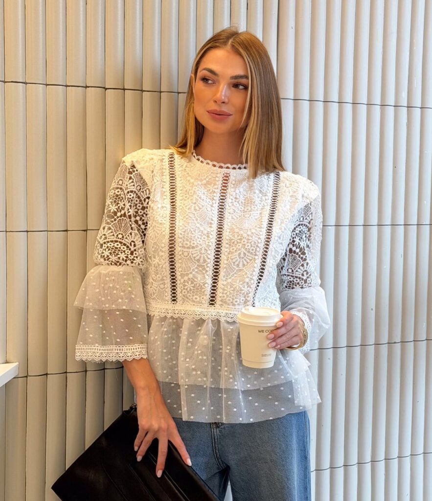 Blusa Guipir e Tule Poá
