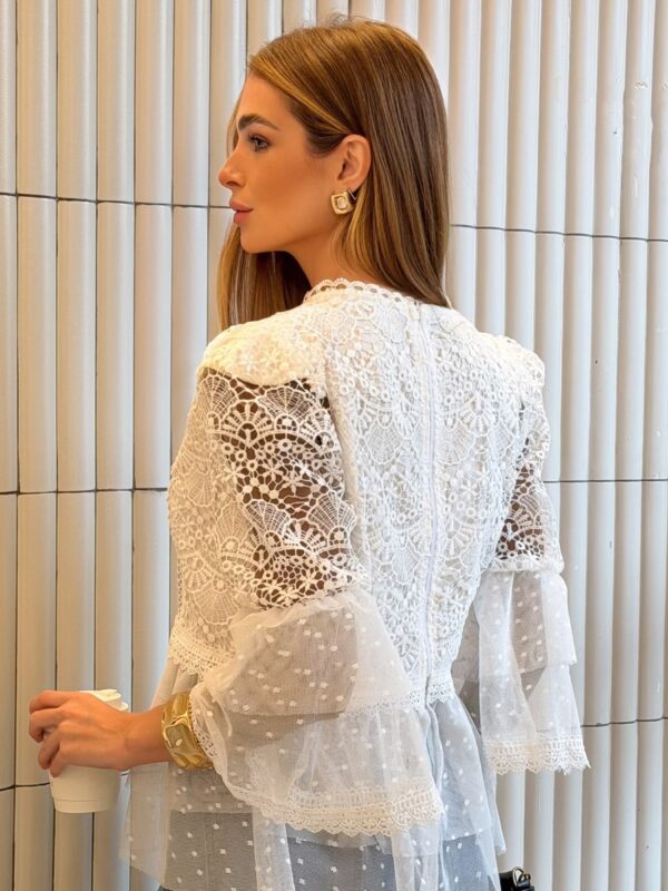 Blusa Guipir e Tule Poá