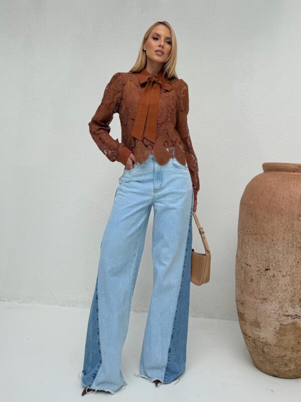 Blusa Renda Caramelo Laço