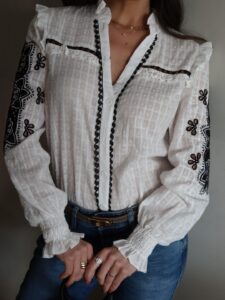 Camisa Bordada Manga Longa