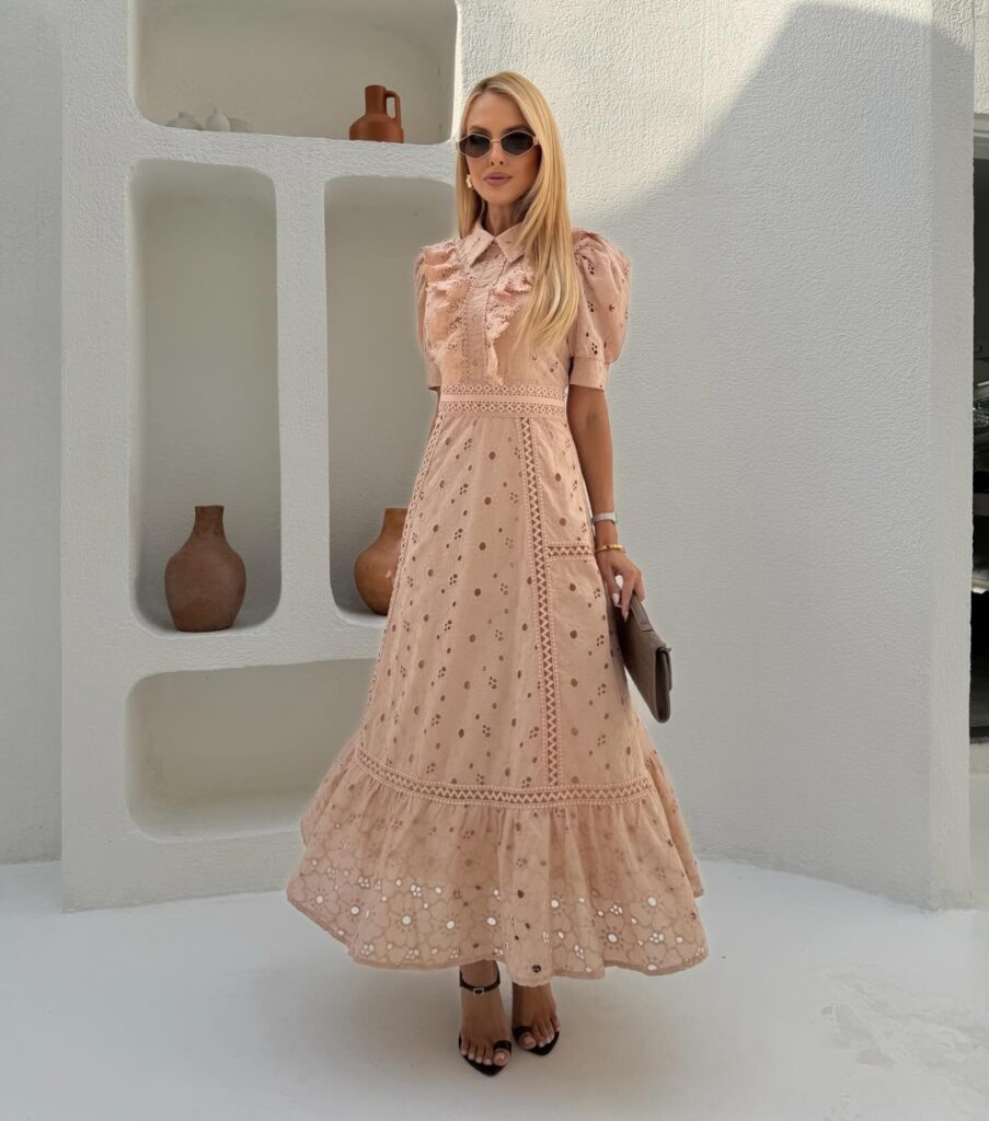 Vestido Longo Bege Romântico
