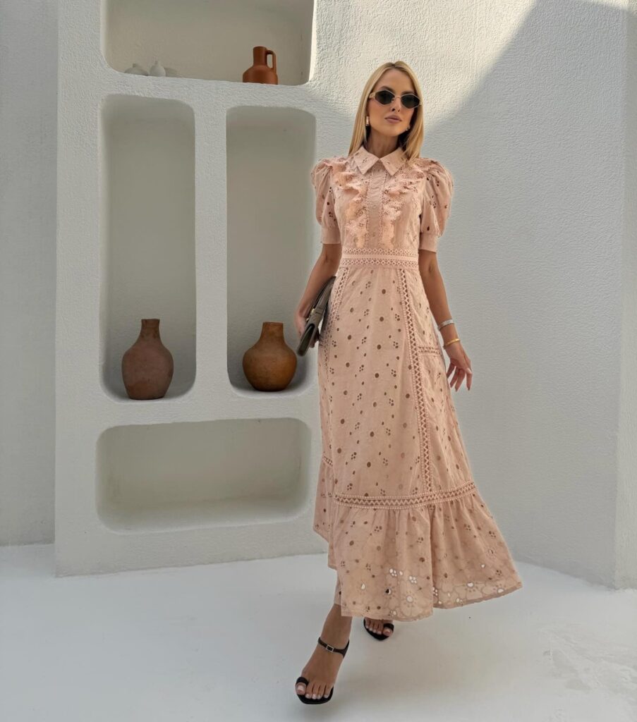 Vestido Longo Bege Romântico