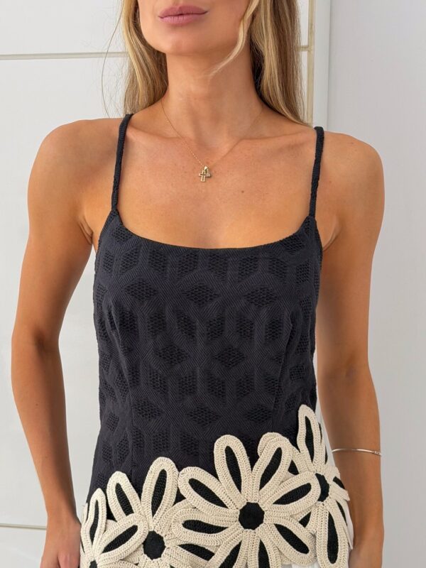 Vestido Preto Bordado Flores