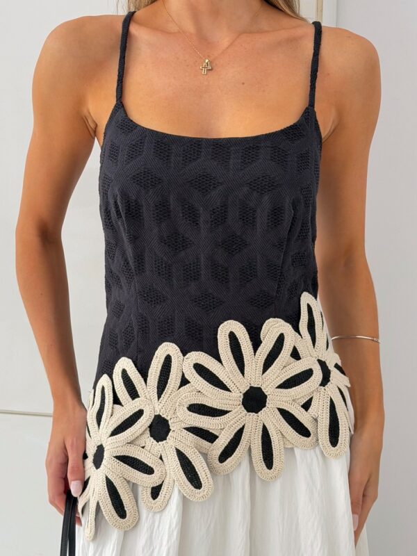 Vestido Preto Bordado Flores