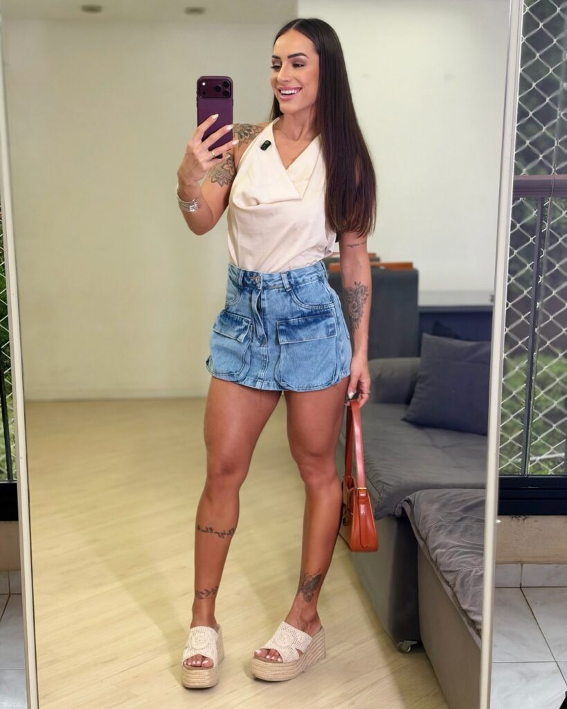 Short Jeans Clarinho com Bolsos