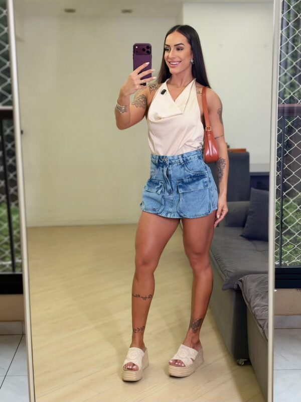 Short Jeans Clarinho com Bolsos