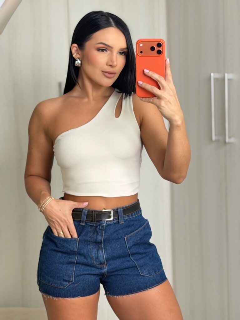 Short Jeans Médio Clássico